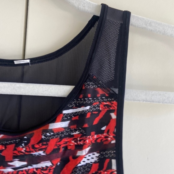 Lululemon Seawheeze 2018 Sculpt Tank EUC - Picture 2 of 10